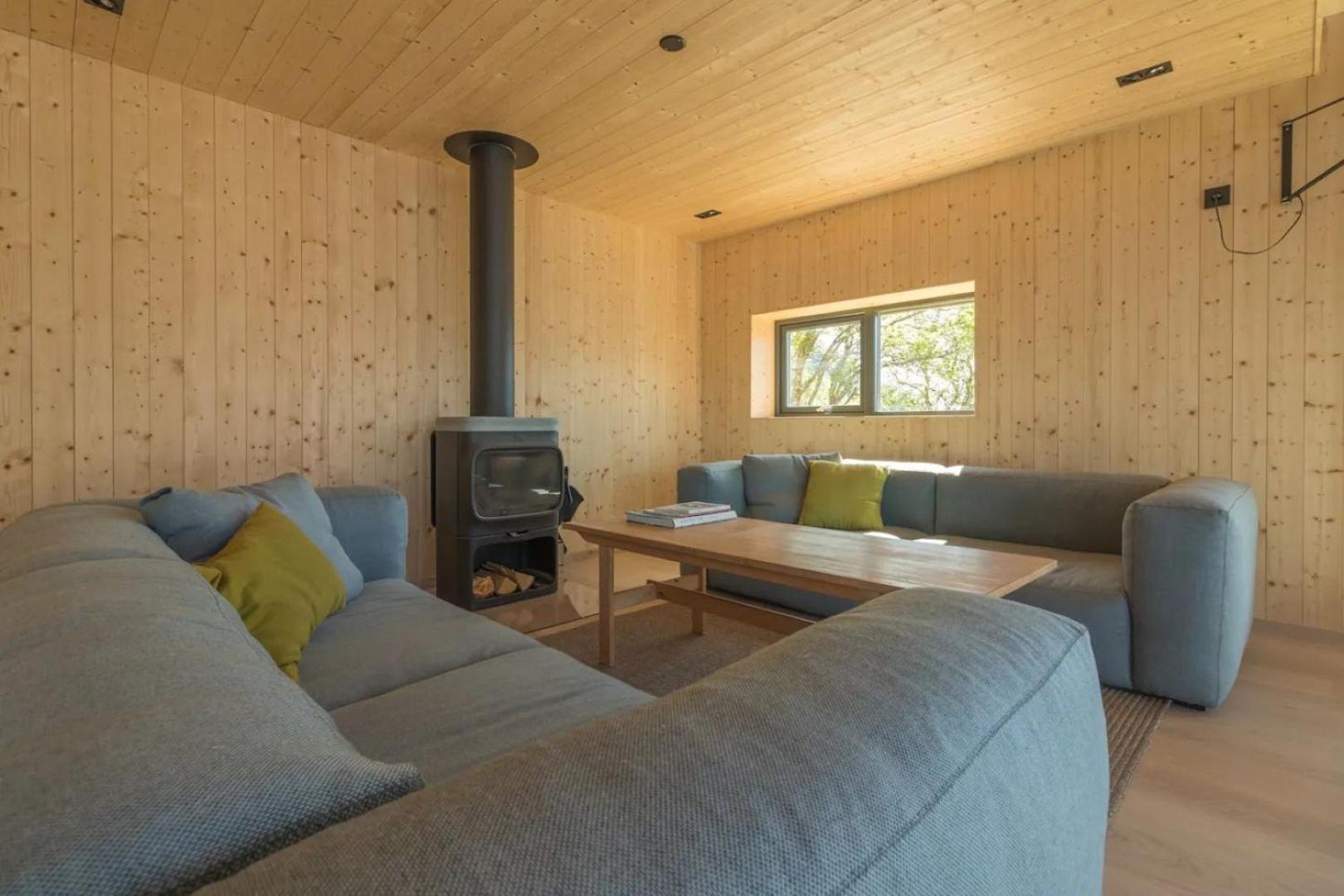 Minkfarmen, Spacious Seaside Cabin With Scenic View Ramberg Exterior foto